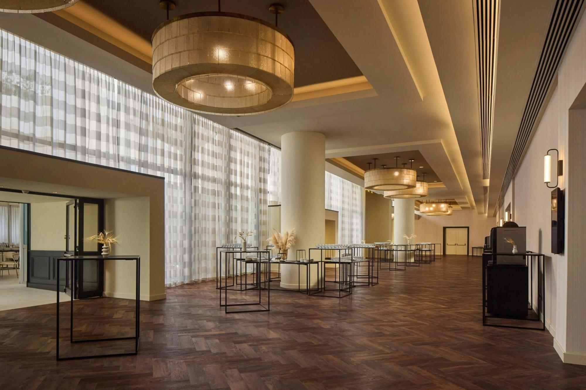 Hotel Sheraton Hotel&conference Center 4*