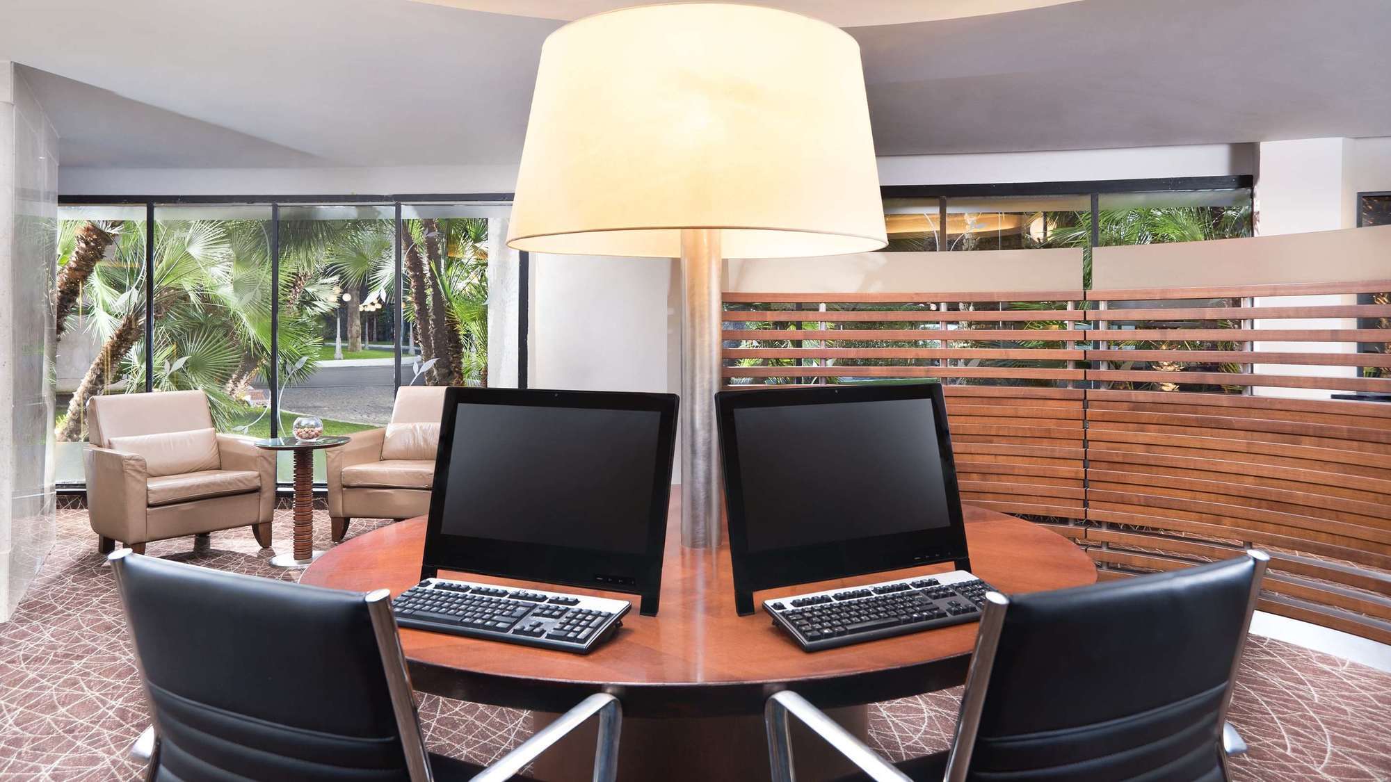 Sheraton Hotel&conference Center 4*